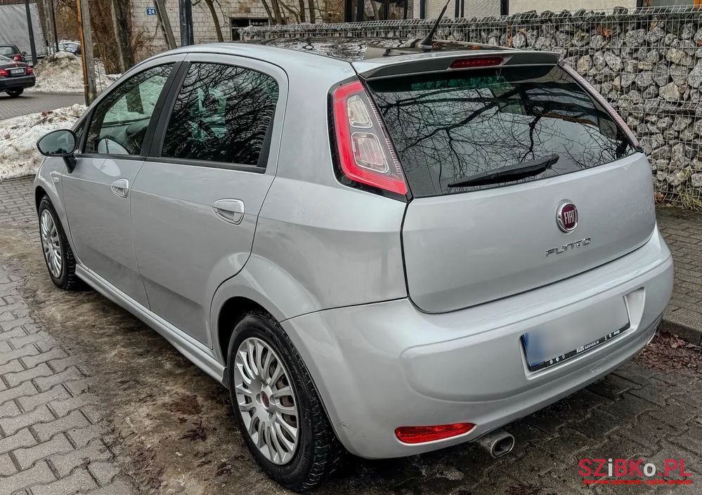 2013' Fiat Punto Evo photo #3