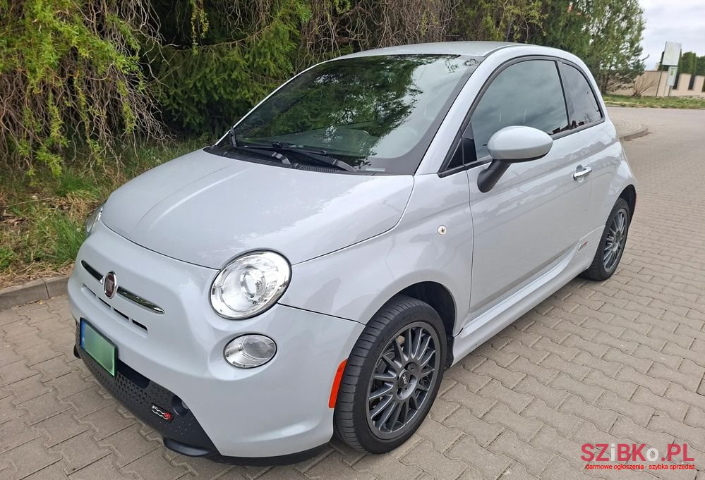 2017' Fiat 500e photo #2