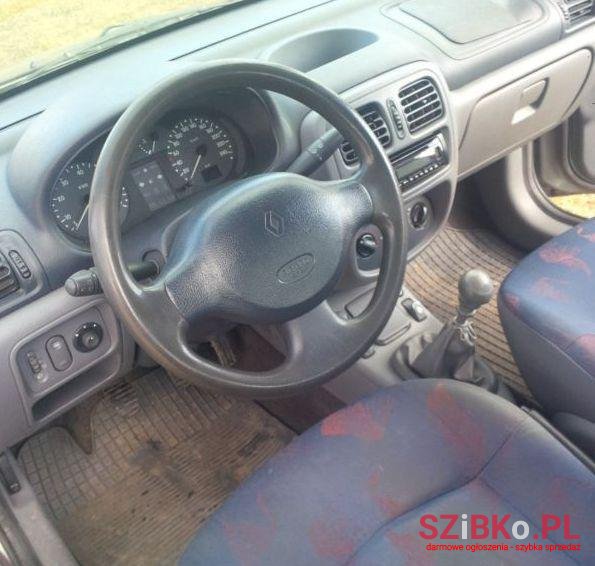 2001' Renault Thalia photo #2