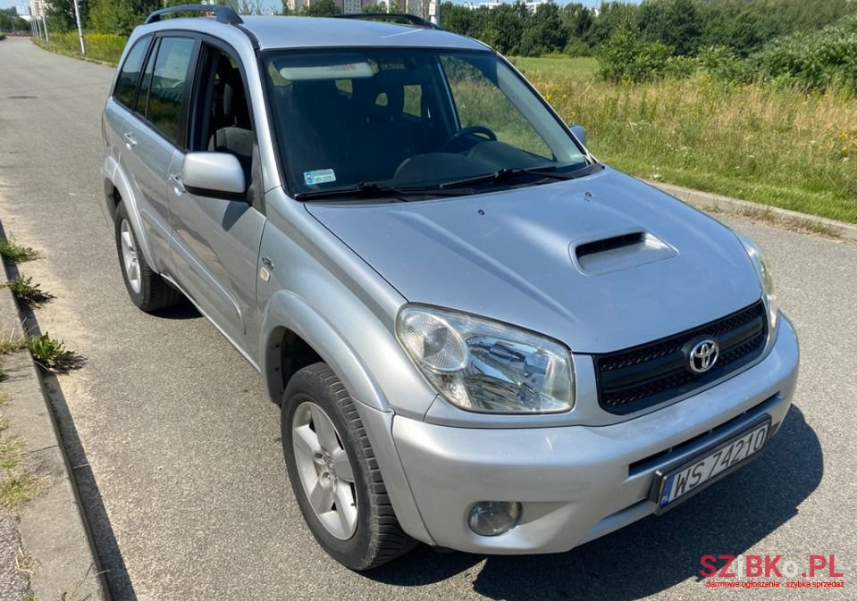 2005' Toyota RAV4 photo #3