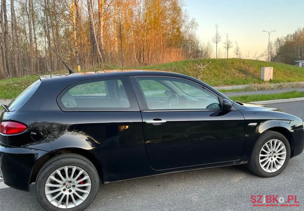 2005' Alfa Romeo 147 photo #5