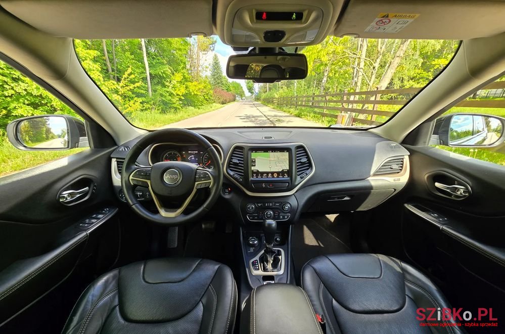 2015' Jeep Cherokee photo #5