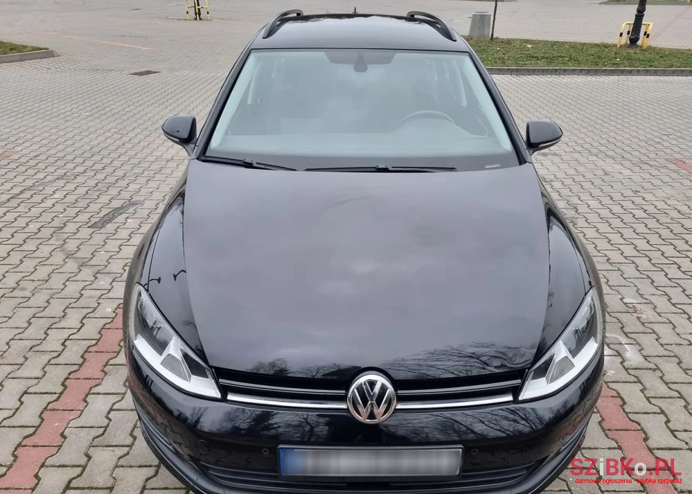 2015' Volkswagen Golf photo #1