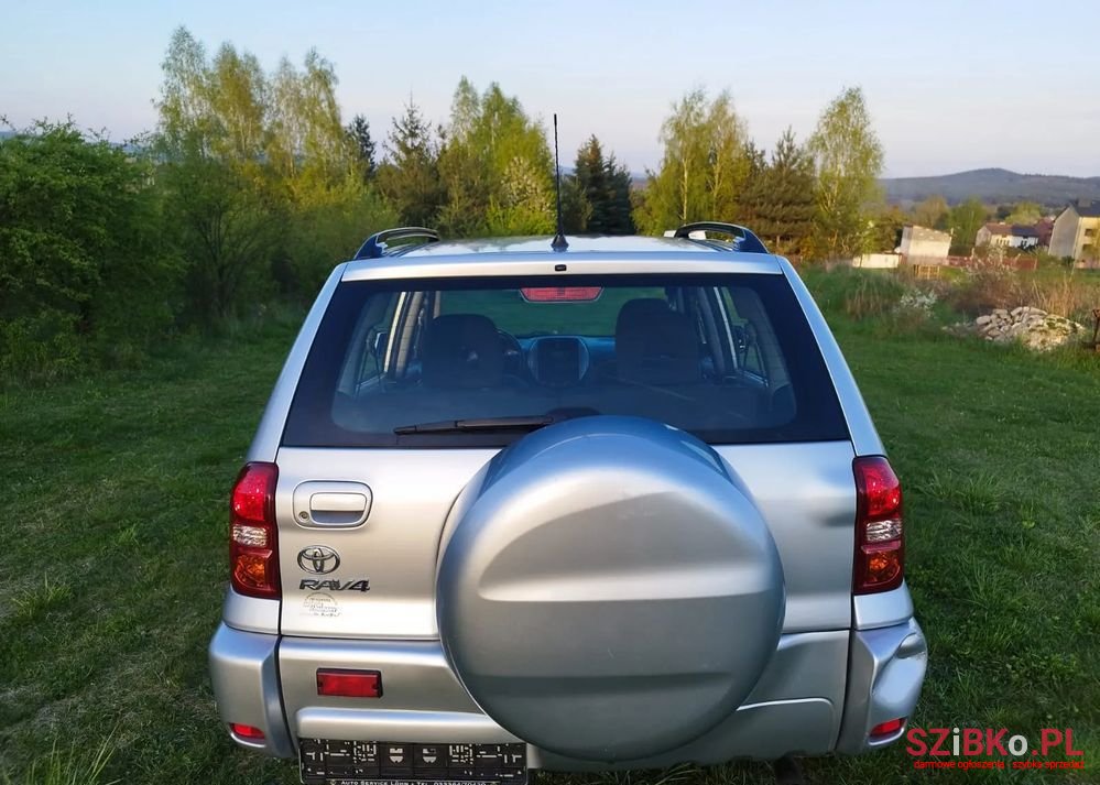 2005' Toyota RAV4 2.0 D-4D Sol photo #3