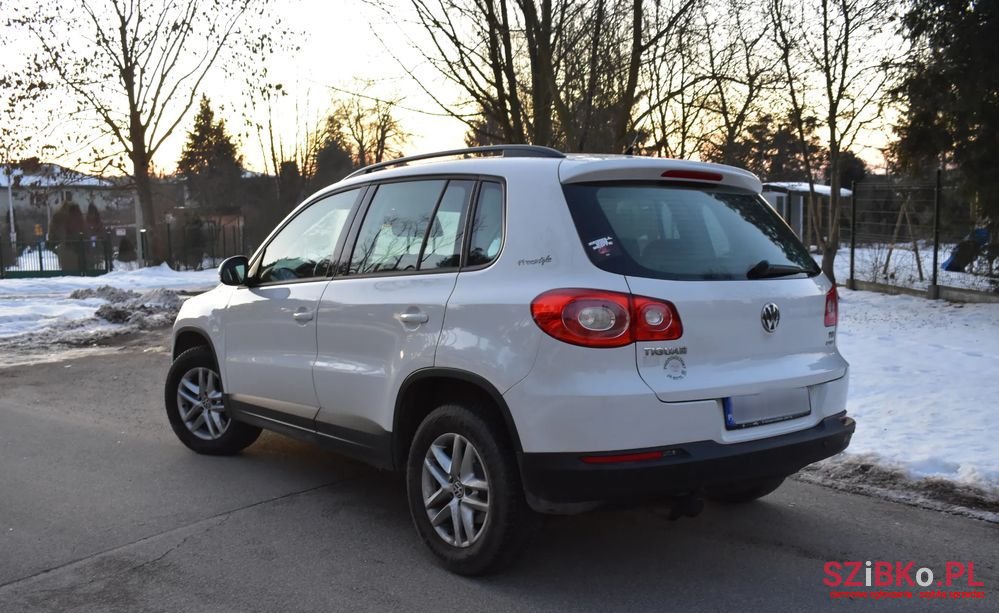 2011' Volkswagen Tiguan photo #3