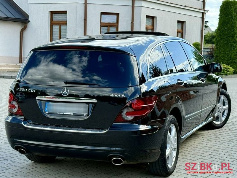2009' Mercedes-Benz R-Class photo #3