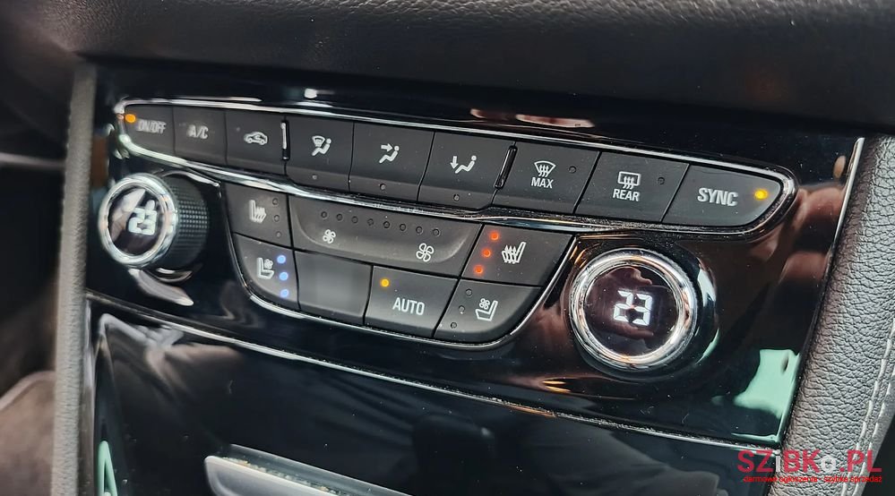 2017' Opel Astra photo #5