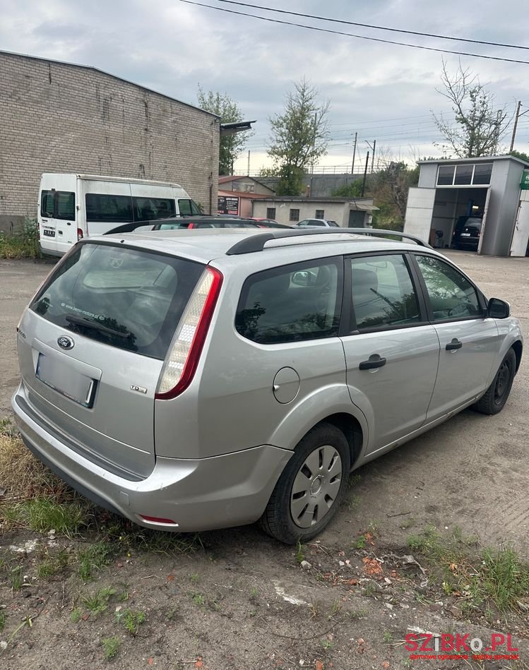 2010' Ford Focus photo #6