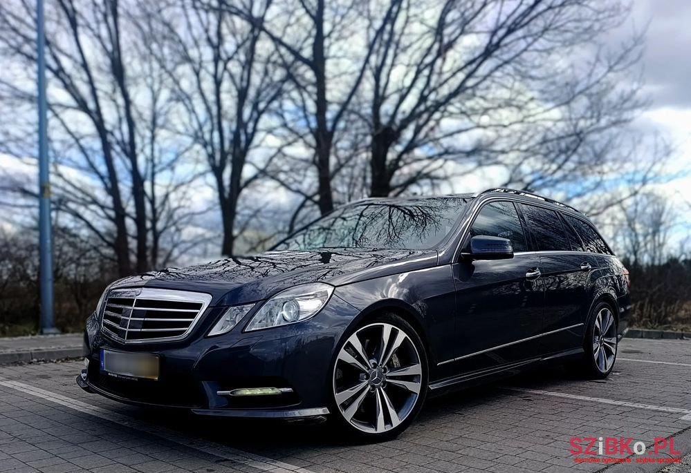 2011' Mercedes-Benz E-Class 500 7G-Tronic Avantgarde photo #1