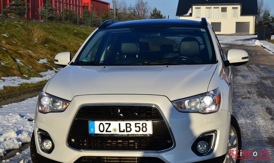 2012' Mitsubishi ASX photo #4