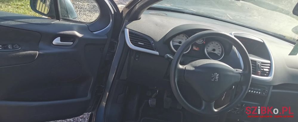 2007' Peugeot 207 photo #6