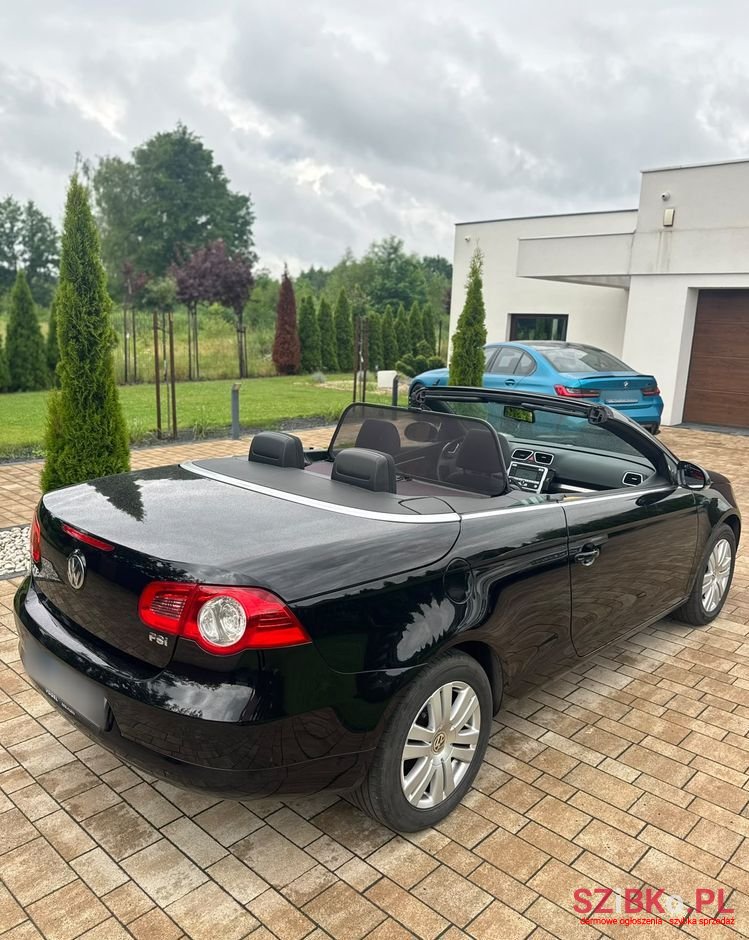 2008' Volkswagen Eos photo #3