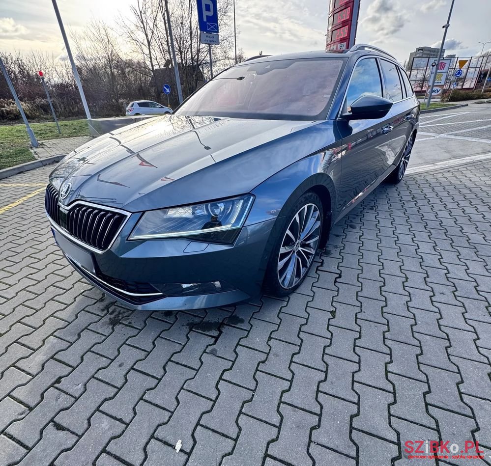 2017' Skoda Superb Combi photo #1