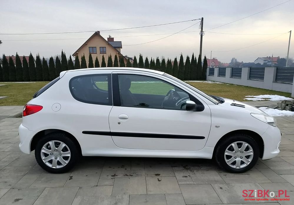 2010' Peugeot 206 206+ 60 photo #5