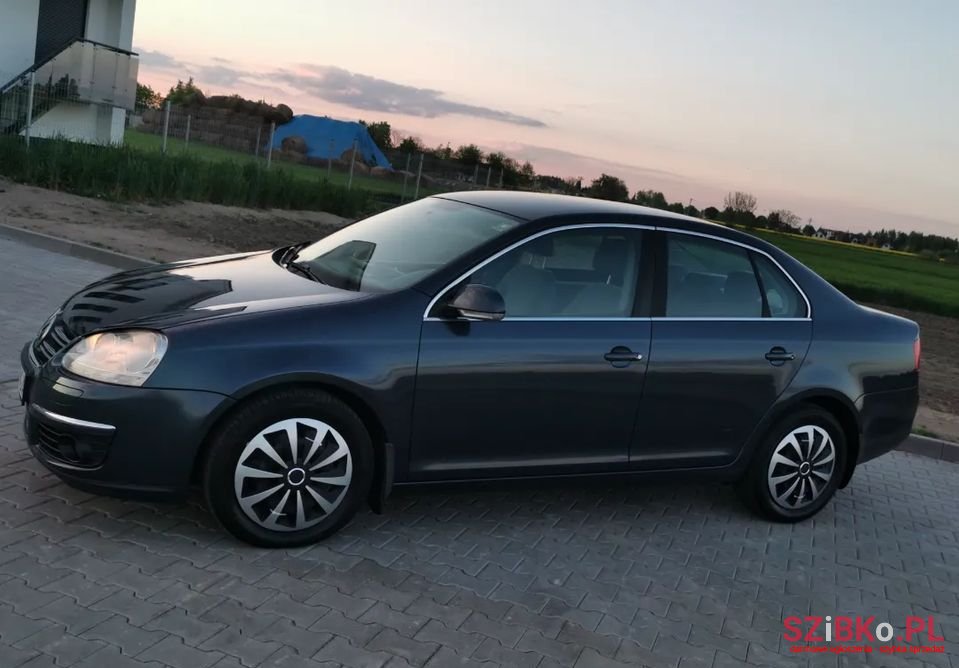 2007' Volkswagen Jetta photo #2