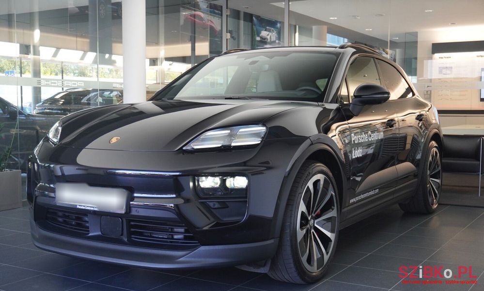 2024' Porsche Macan photo #1