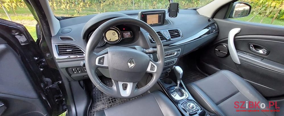 2012' Renault Megane photo #6