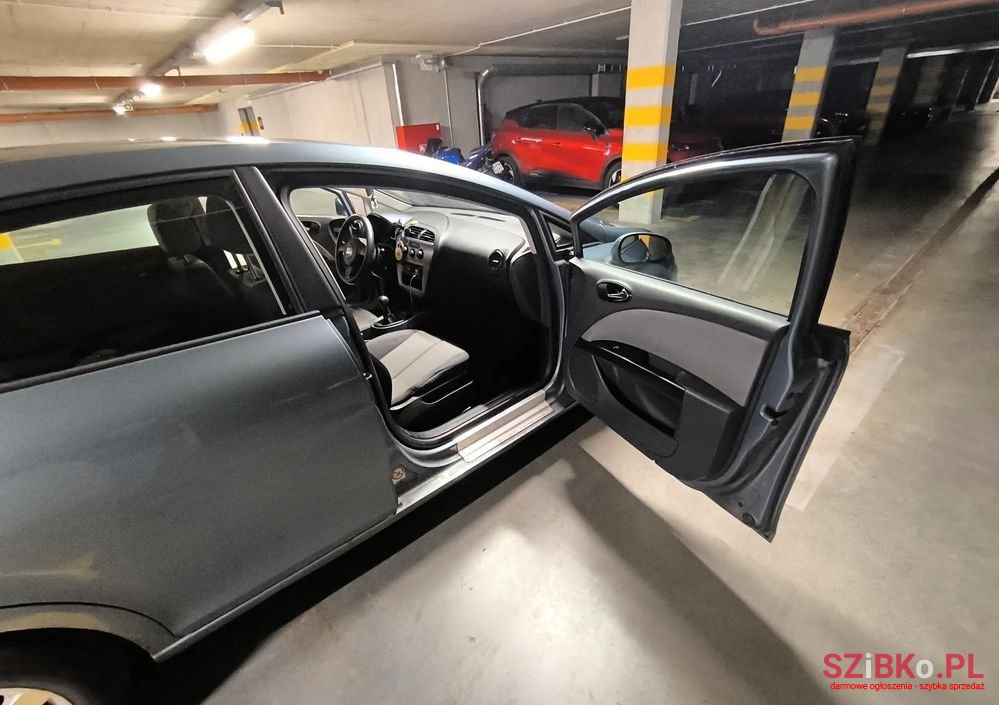 2006' SEAT Leon photo #4