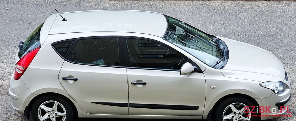 2009' Hyundai i30 1.4 Classic + photo #2