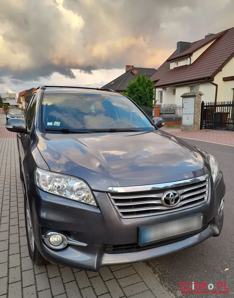 2011' Toyota RAV4 2.2 D-4D 4X4 photo #1