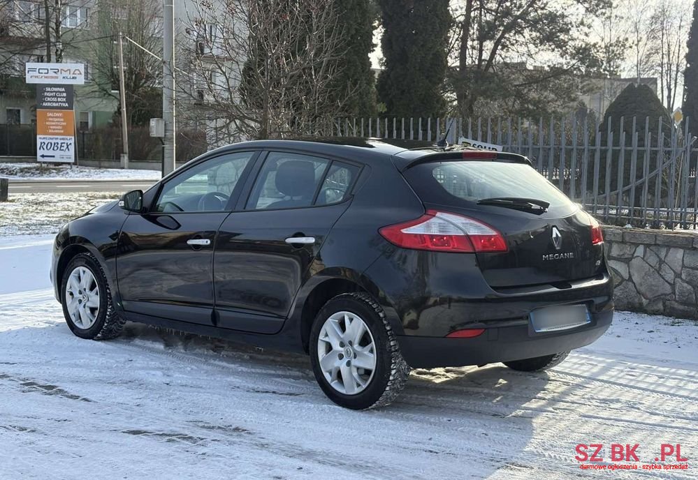 2011' Renault Megane photo #6