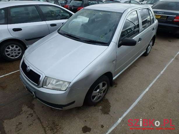 2002' Skoda Fabia photo #1