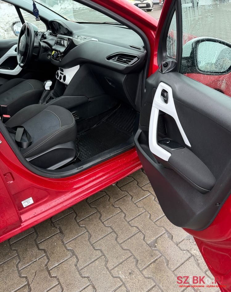 2014' Peugeot 208 1.0 Vti Active photo #4