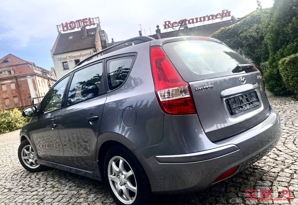 2011' Hyundai i30 1.4 Comfort photo #2