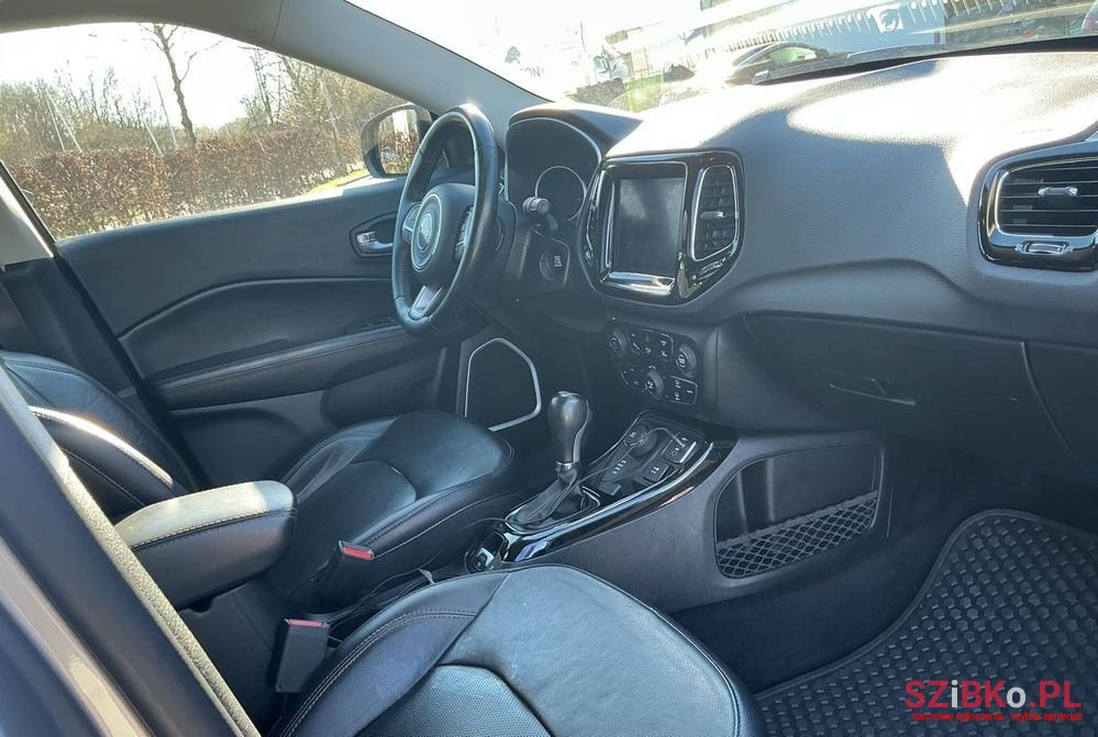 2019' Jeep Compass photo #6