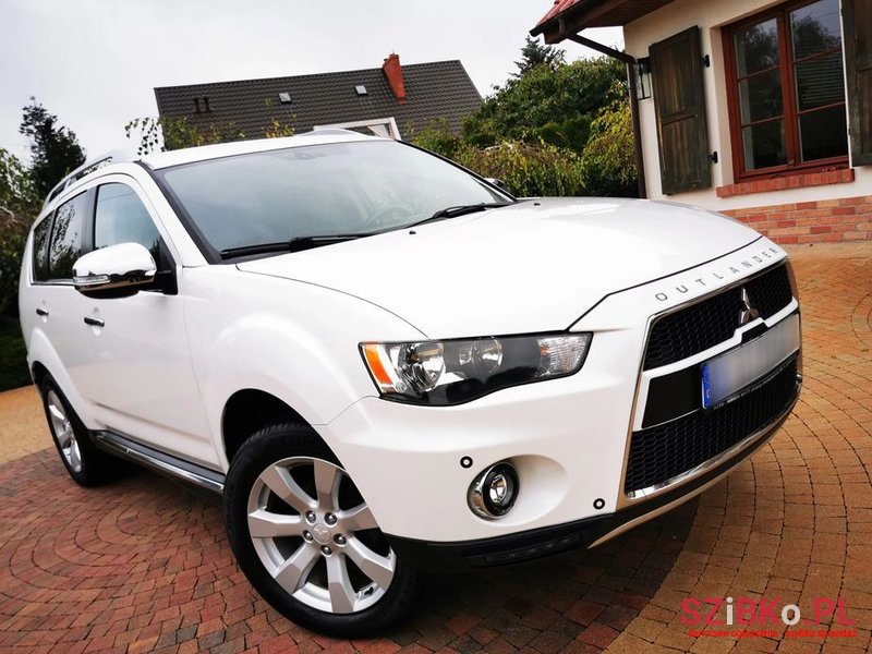 2010' Mitsubishi Outlander photo #4