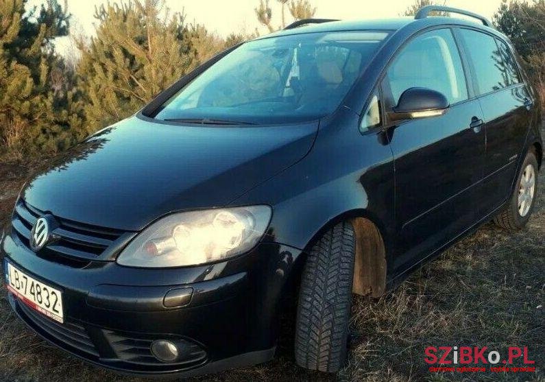 2008' Volkswagen Golf photo #1