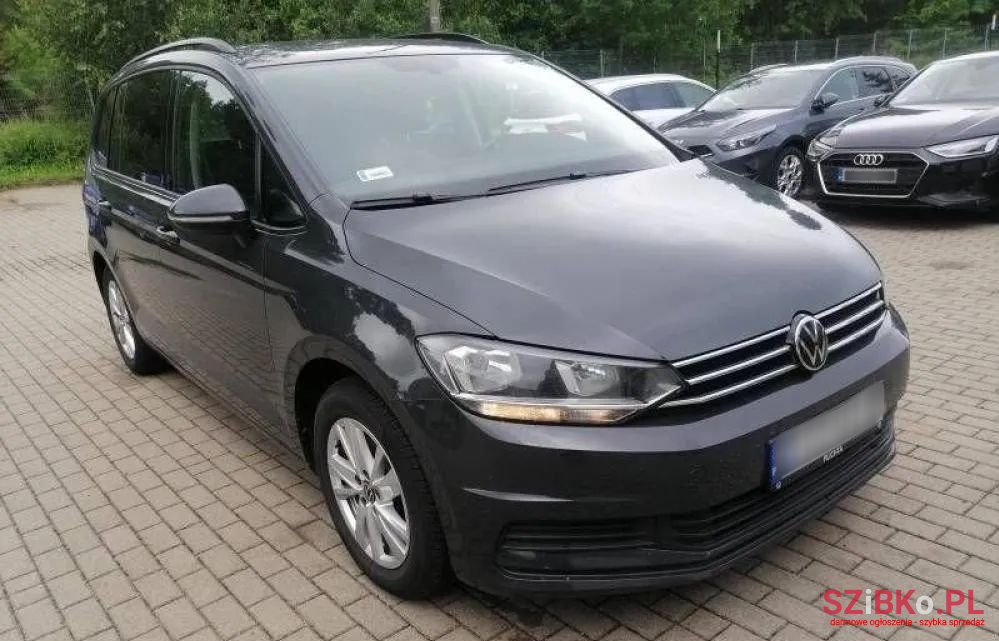 2022' Volkswagen Touran photo #5