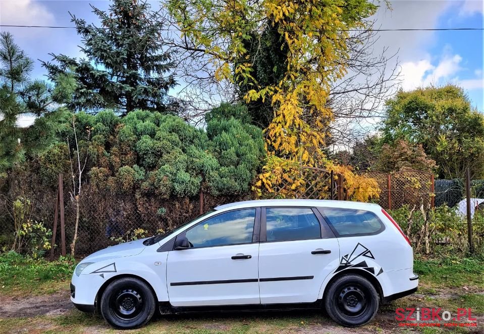 2007' Ford Focus photo #2