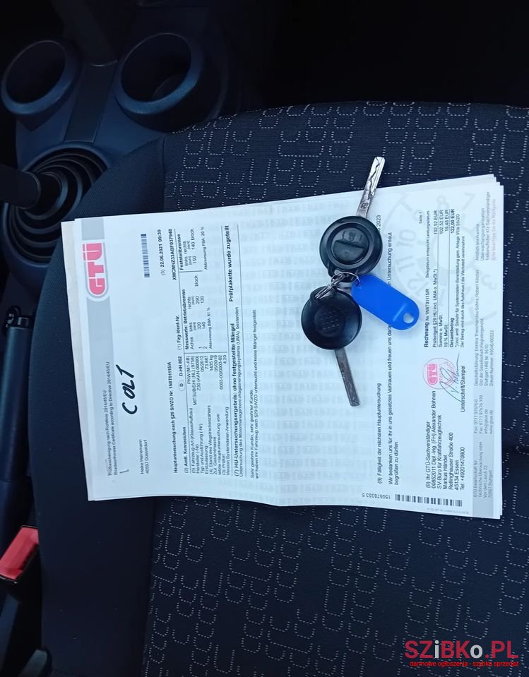 2012' Mitsubishi Colt photo #5