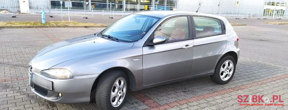 2005' Alfa Romeo 147 photo #2