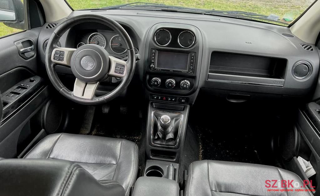 2011' Jeep Compass photo #3