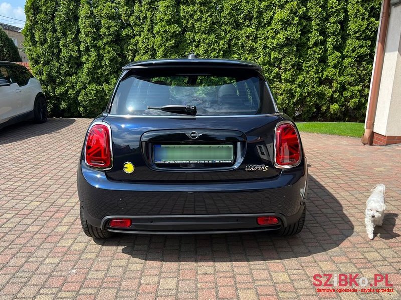 2021' MINI Cooper photo #5