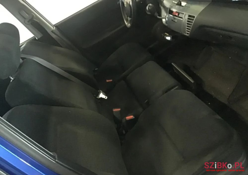 2006' Honda FR-V 1.7 Comfort photo #4