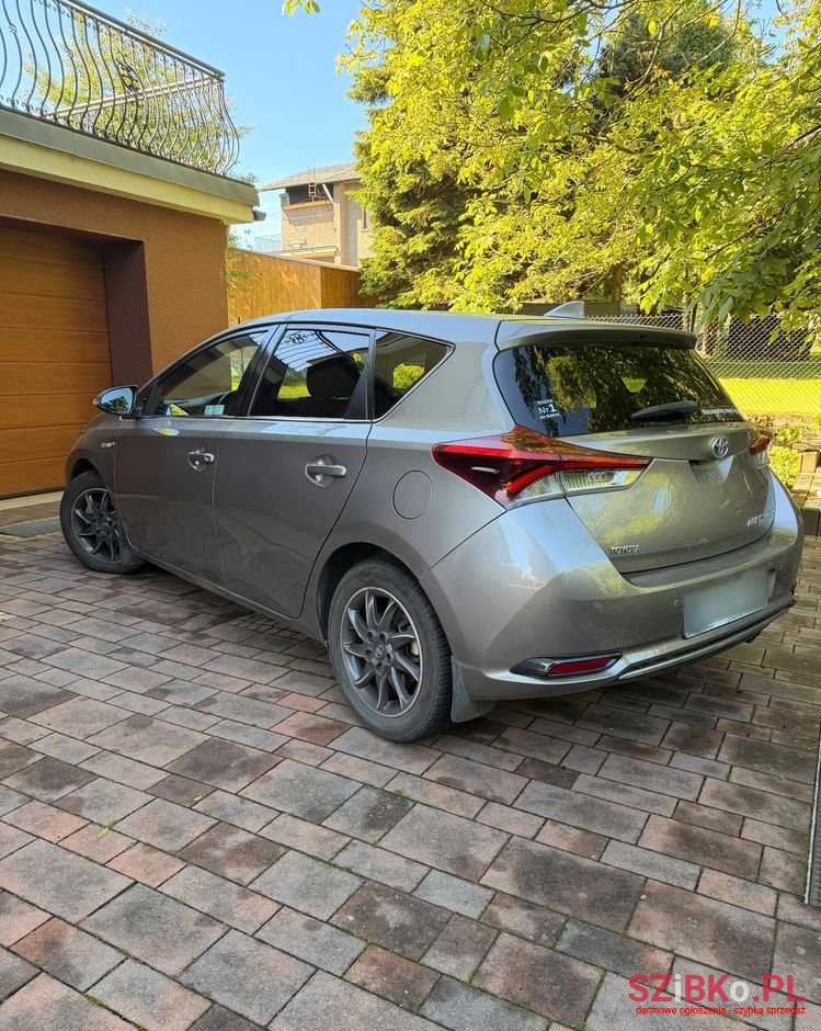 2015' Toyota Auris photo #3