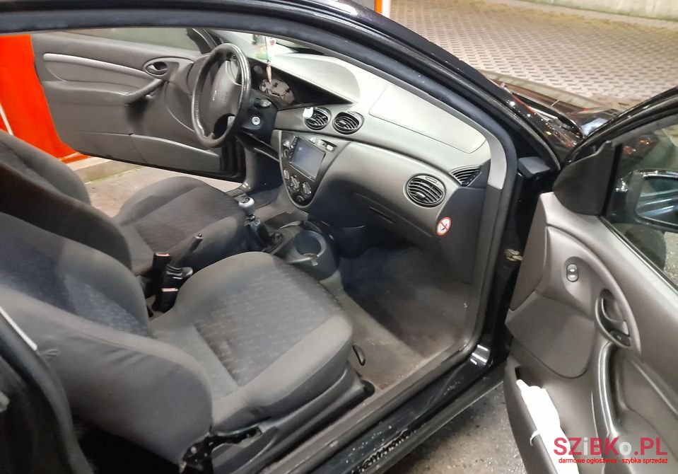 2001' Ford Focus photo #6