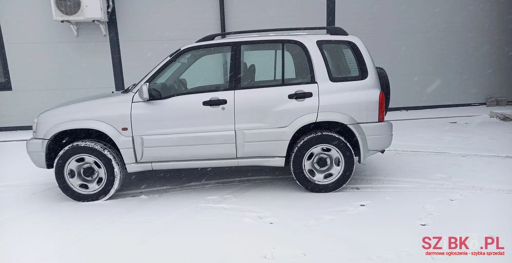 2004' Suzuki Grand Vitara photo #2