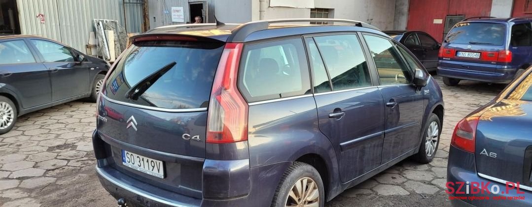 2009' Citroen C4 Grand Picasso photo #3