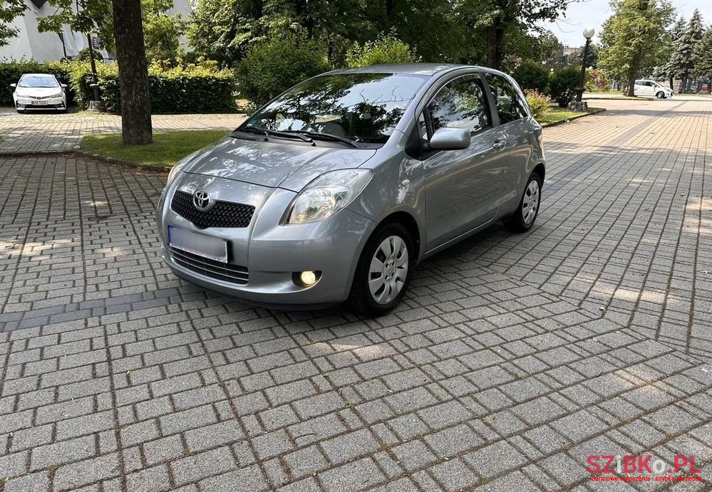 2008' Toyota Yaris 1.3 Vvt-I Sol photo #1