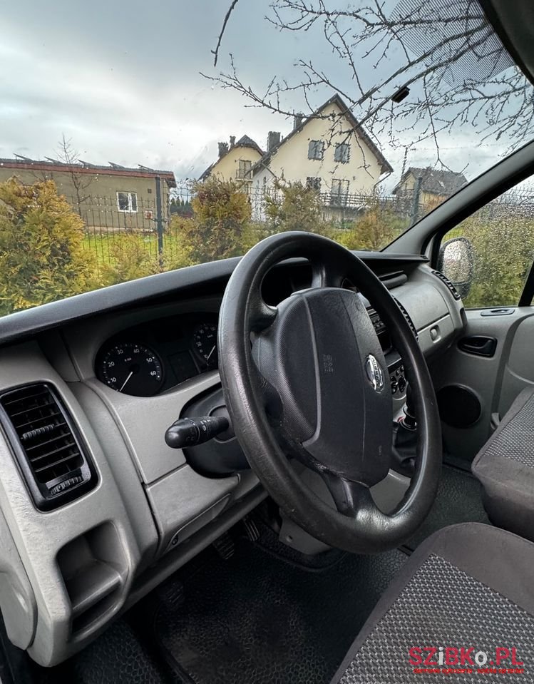 2008' Nissan Primastar photo #2