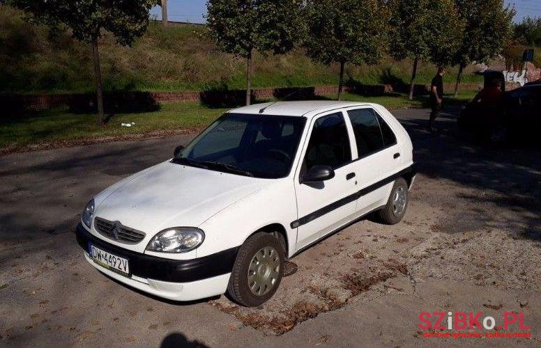 2002' Citroen Saxo photo #1