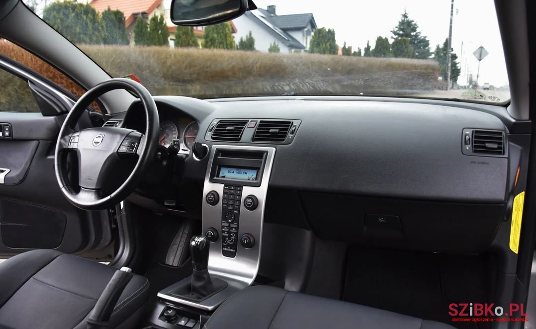 2005' Volvo V50 photo #2