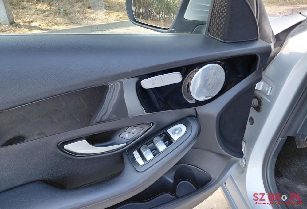 2016' Mercedes-Benz C-Class 200 photo #6