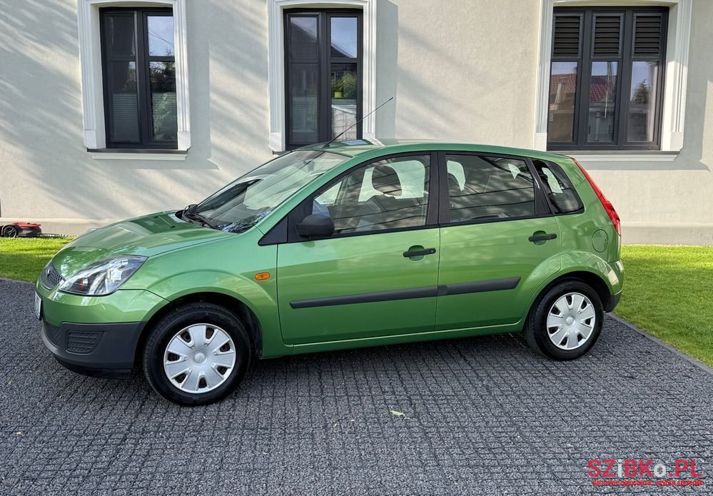 2005' Ford Fiesta 1.4 Trend photo #2