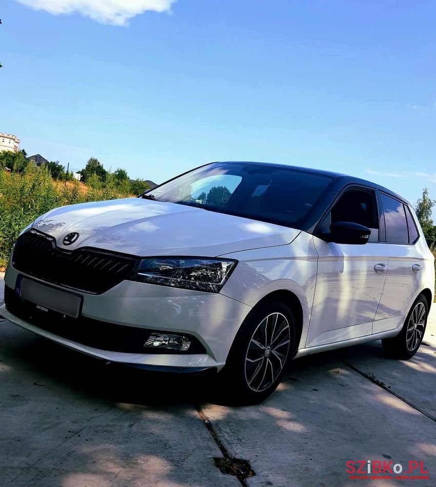2018' Skoda Fabia 1.0 Ambition photo #2
