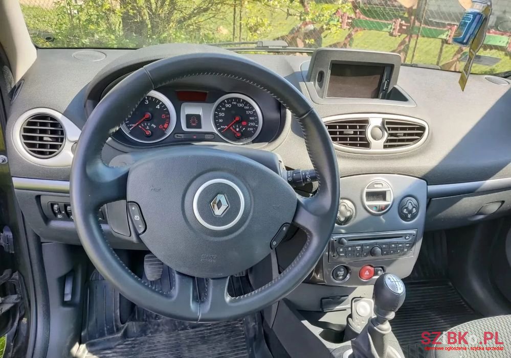 2009' Renault Clio 1.5 Dci Dynamique photo #5